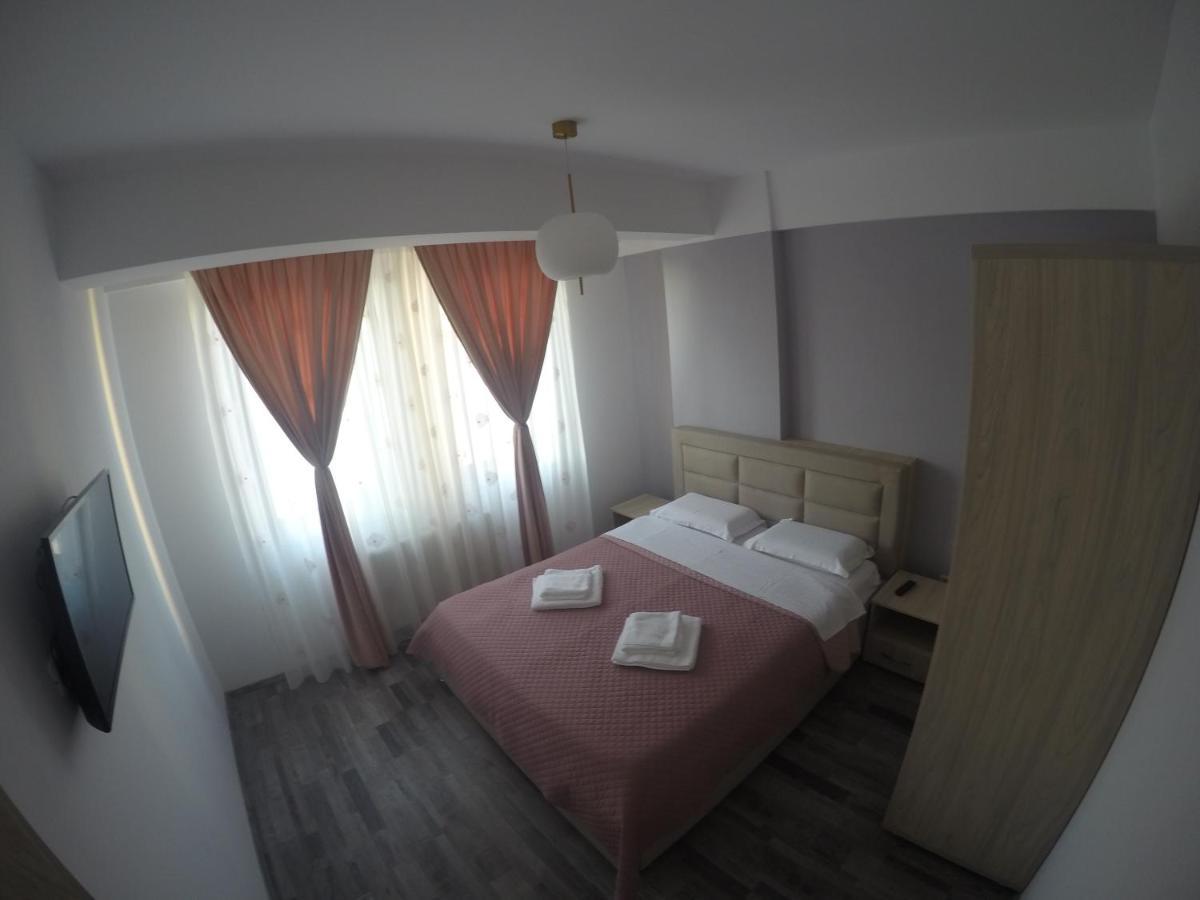 Cristian Apartment Нэводари Экстерьер фото